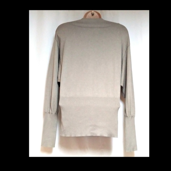Banana Republic Sweater V-Neck Surplice Tan Small - Picture 2 of 3